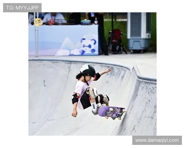 成都滑板队逆袭之旅:攀岩联赛中的奋斗与荣耀